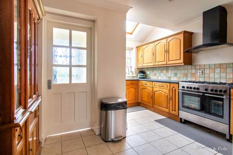 4 bedroom semi-detached house for sale, Silverdale Road, Earley, Reading