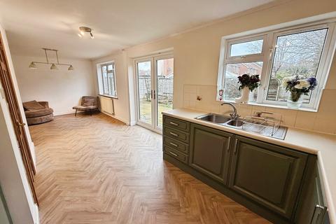 4 bedroom detached house for sale, Chiswick Court, Telford TF2