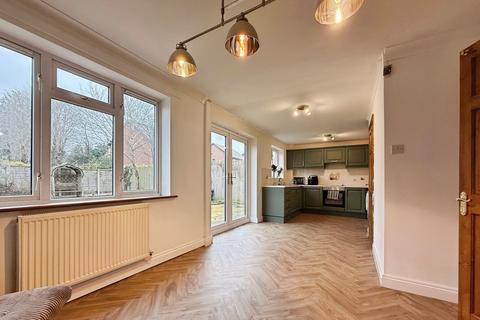 4 bedroom detached house for sale, Chiswick Court, Telford TF2