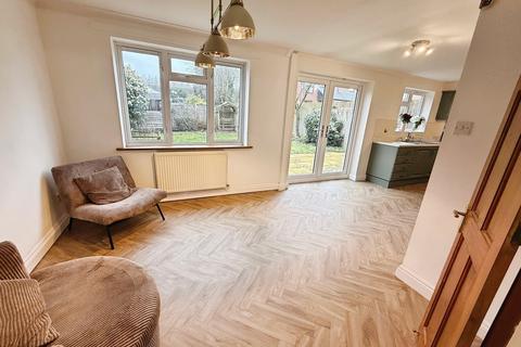 4 bedroom detached house for sale, Chiswick Court, Telford TF2