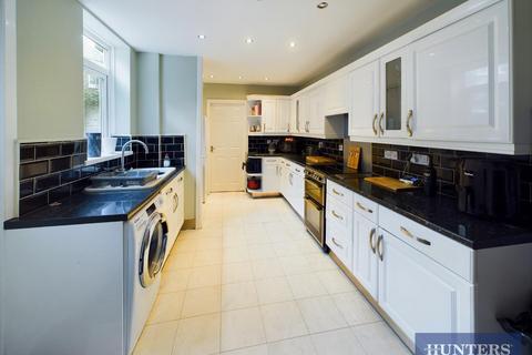 4 bedroom semi-detached house for sale, Horsforth Avenue, Bridlington