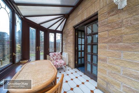 undefined, Woodside, Buxton