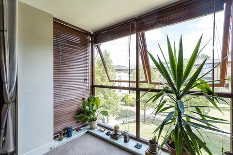 1 bedroom apartment for sale, Commonwealth Drive, CRAWLEY