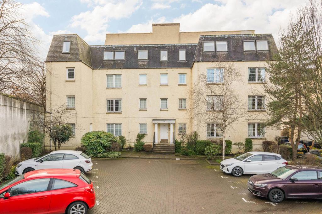 Apartment in Caledonian Crescent, Dalry, Edinburgh - View 2