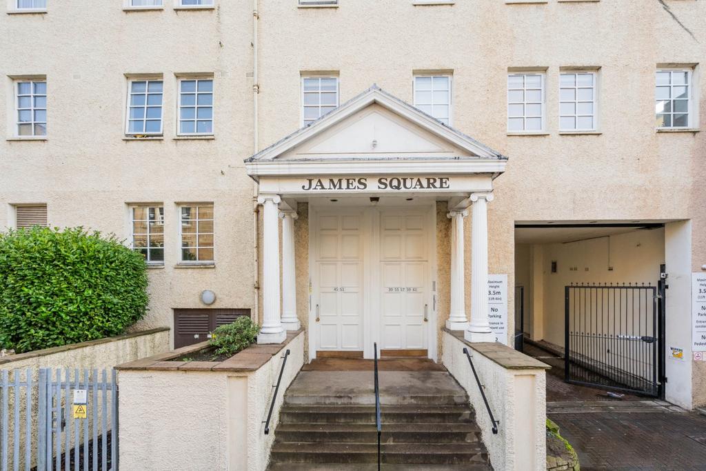 Apartment in Caledonian Crescent, Dalry, Edinburgh - View 3