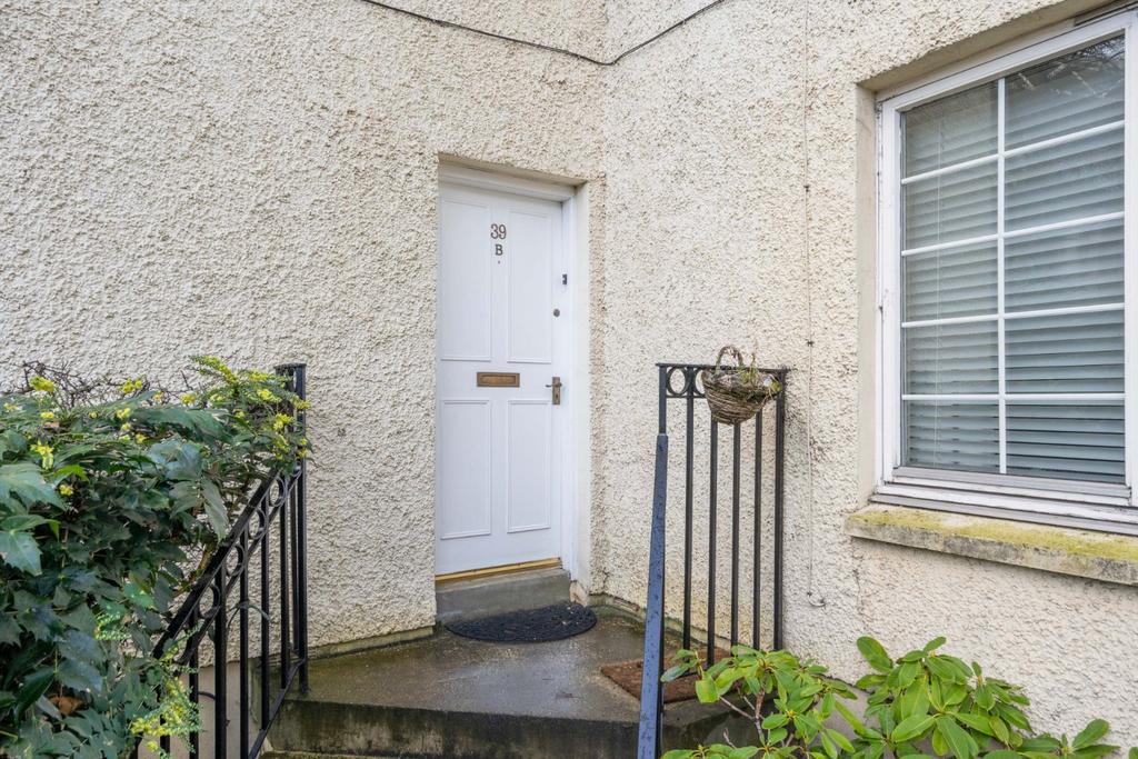 Apartment in Caledonian Crescent, Dalry, Edinburgh - More