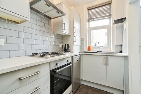 2 bedroom end of terrace house for sale, Eggleston Street, LEEDS