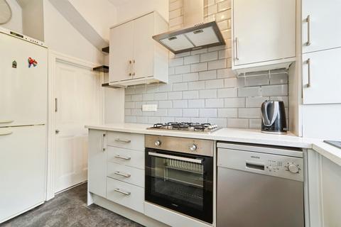 2 bedroom end of terrace house for sale, Eggleston Street, LEEDS