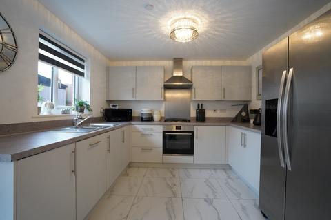 undefined, Heol Y Gylfinir, Llanilid, Pontyclun