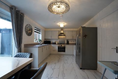 undefined, Heol Y Gylfinir, Llanilid, Pontyclun