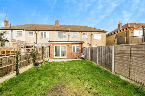 3 bedroom terraced house for sale, Westlyn Close, Rainham