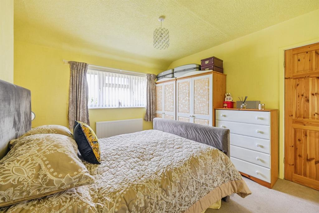 Bedroom: