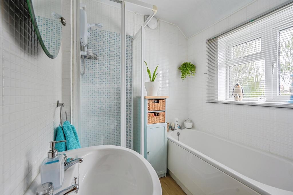 Family Bathroom:
