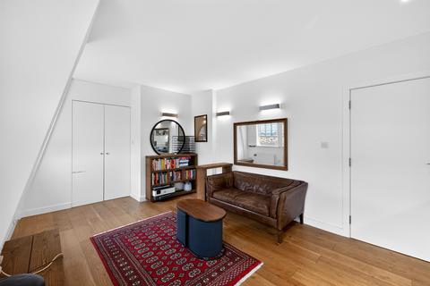1 bedroom flat for sale, East Street, London