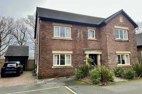 4 bedroom detached house for sale, Fforest Fach, Tycroes, Ammanford