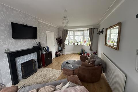 3 bedroom semi-detached house for sale, Broadway, Leeds LS15