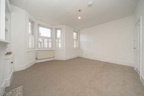 2 bedroom flat to rent, College Road, London NW10