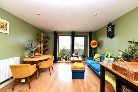 2 bedroom flat for sale, Woolners Way, Stevenage