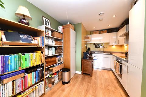 2 bedroom flat for sale, Woolners Way, Stevenage