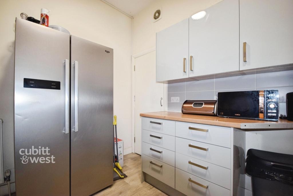 28 Canada Grove - 5