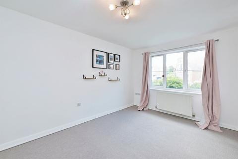 2 bedroom flat for sale, Shankley Way, Northampton