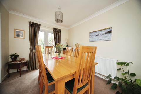 undefined, Englefield, Luton