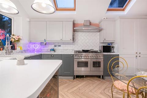 4 bedroom semi-detached house for sale, Junction Road, Burgess Hill, West Sussex, RH15