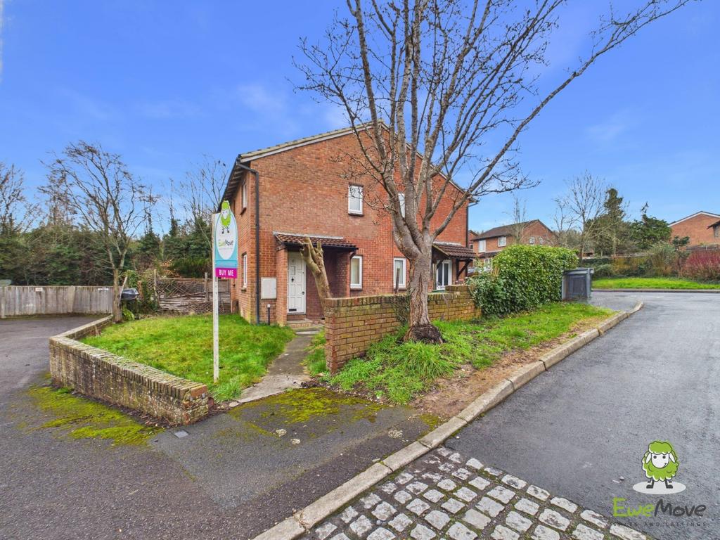Ewe Move Estate Agents Basingstoke - Mahler Close