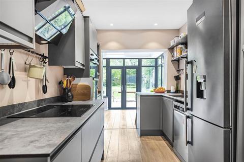 3 bedroom semi-detached house for sale, Burnham Rise
