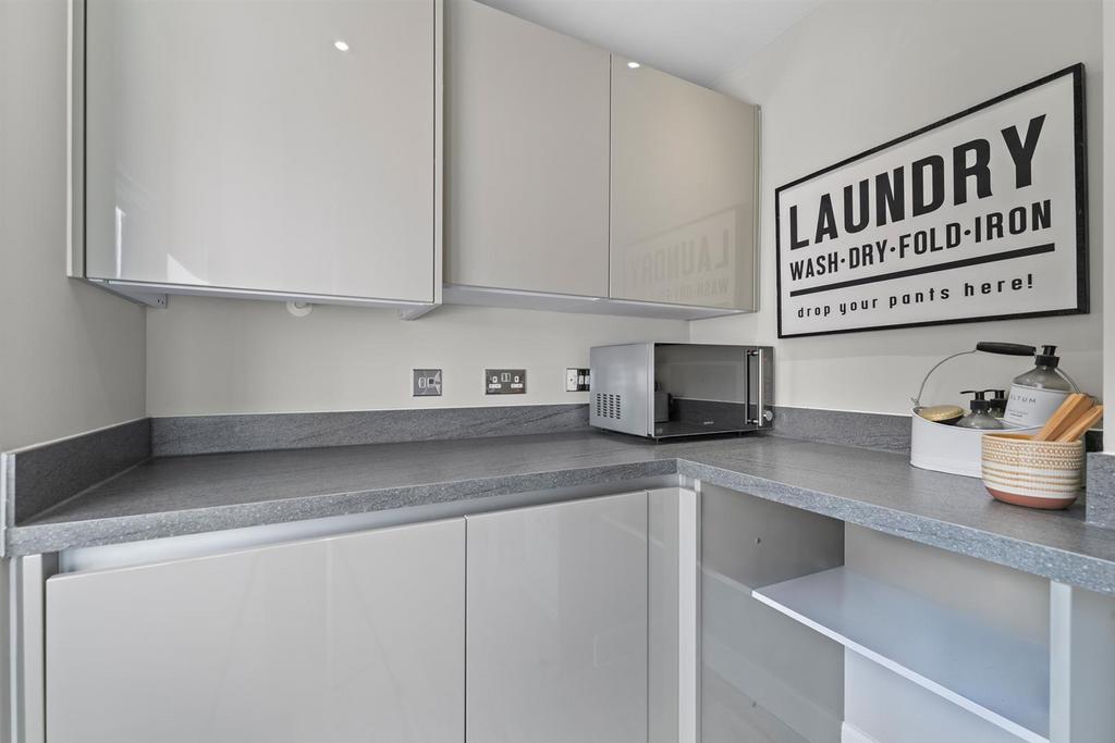 6 Dunsmore Avenue-03.jpg