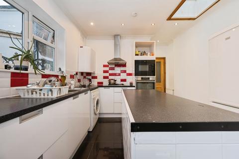 3 bedroom terraced house for sale, Macnaghten Road, Southampton