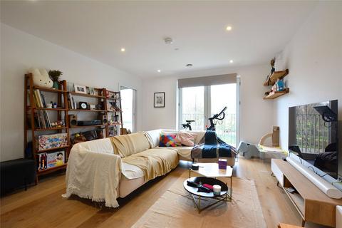 3 bedroom apartment to rent, West Parkside, London, SE10
