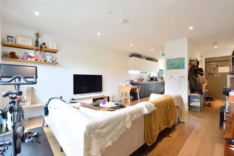 3 bedroom apartment to rent, West Parkside, London, SE10