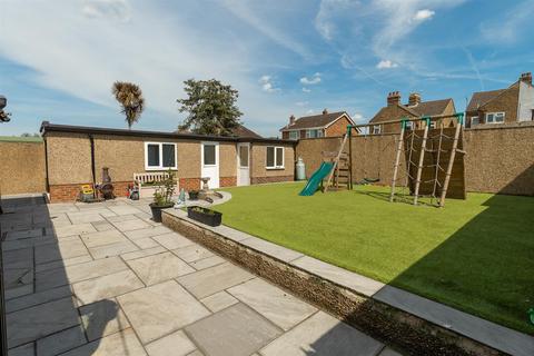 4 bedroom detached bungalow for sale, Springfield Road, Larkfield