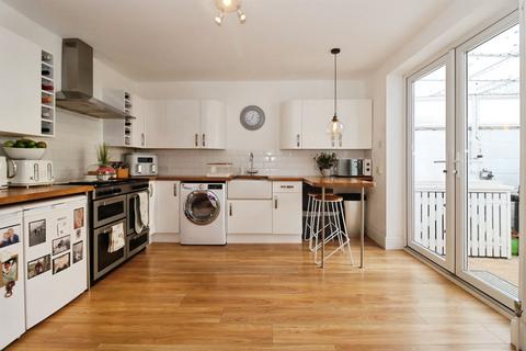 4 bedroom terraced house for sale, Courtney Road, Bristol
