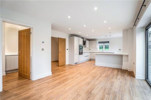 4 bedroom detached house to rent, Toddington, Cheltenham, Gloucestershire, GL54