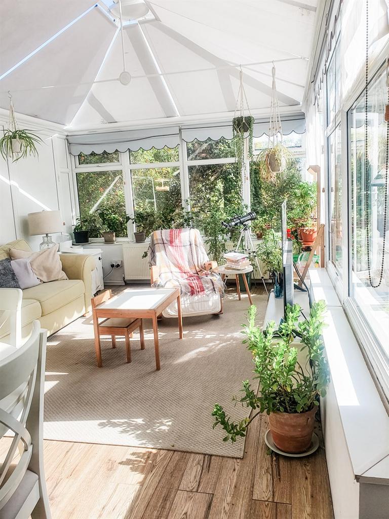Diner/Conservatory