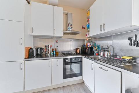 2 bedroom flat to rent, Landor Road, Clapham North, London, SW9