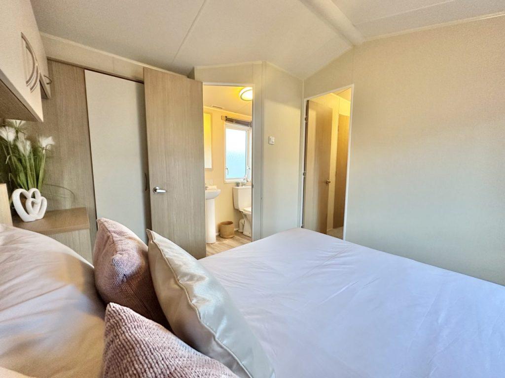 Willerby Brockenhurst at Broadland Sands Holiday P