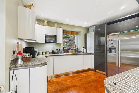 2 bedroom apartment for sale, The Quadrant, Buxton
