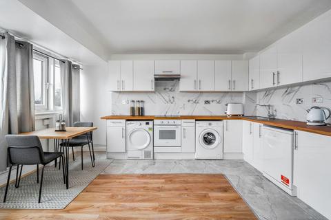 3 bedroom maisonette to rent, Timsbury Walk, London, SW15