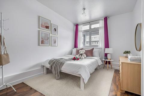 3 bedroom maisonette to rent, Timsbury Walk, London, SW15