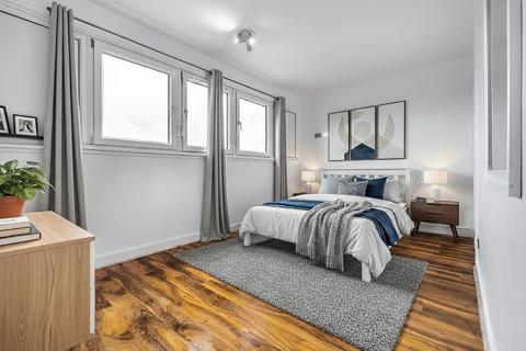 Timsbury Walk, Roehampton, London, SW15