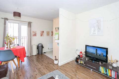 2 bedroom flat to rent, Dodd Road, WD24, Watford, WD24