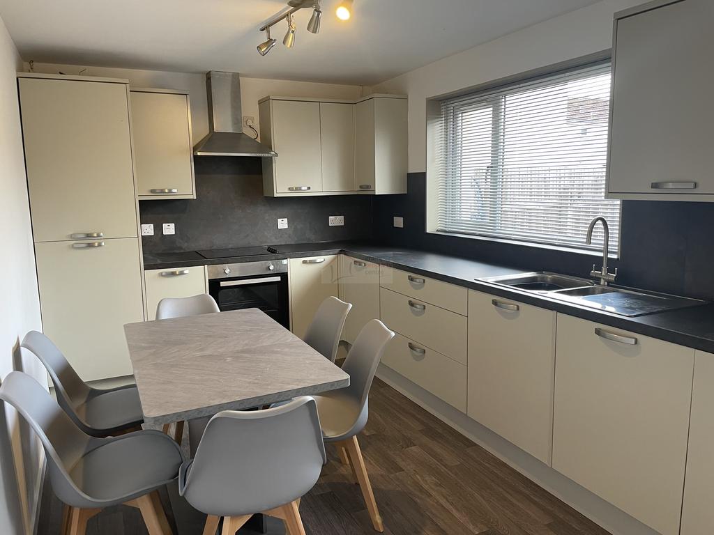Kitchen a.JPG