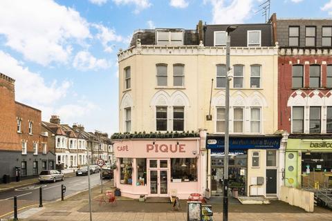 1 bedroom flat to rent, Lavender Hill, London SW11