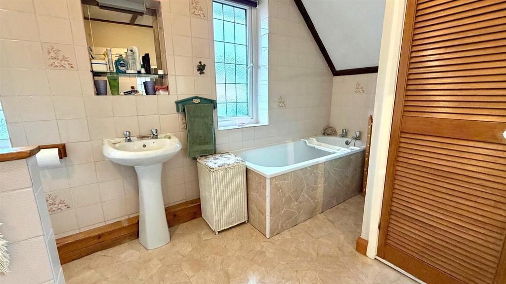 4 piece bathroom