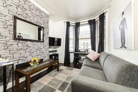 1 bedroom flat for sale, Eastbury Grove, London W4