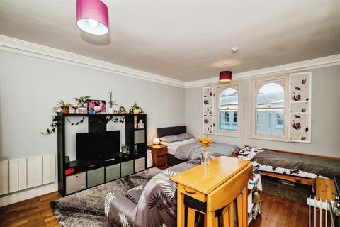 1 bedroom apartment for sale, Farncombe Road, Worthing