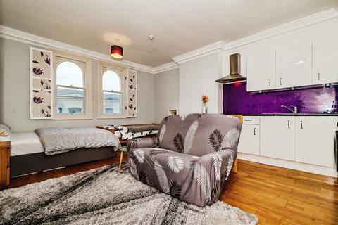 1 bedroom apartment for sale, Farncombe Road, Worthing